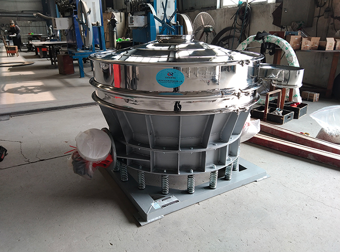 直径1000mm直排筛与物料接触的部分为304不锈钢材质适合筛分一些食品，化工，医药等行业的筛分要求。